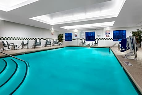 Holiday Inn & Suites Raleigh-Cary (I-40 @Walnut St) By IHG