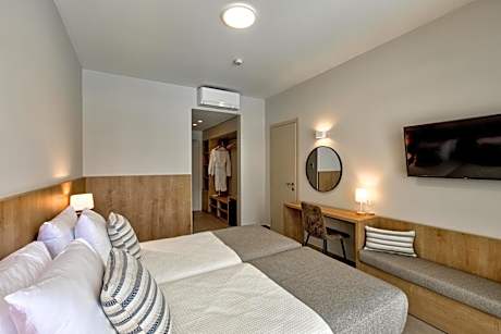 Swim Up double room