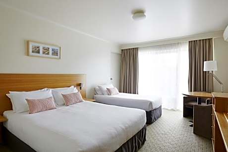 Triple Room with Balcony - Ground Floor