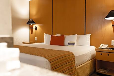 DOUBLE EXECUTIVE KING BED
