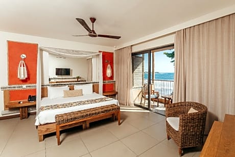 Deluxe Beachfront Room