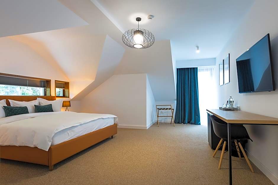 UpperHouse Suites & More