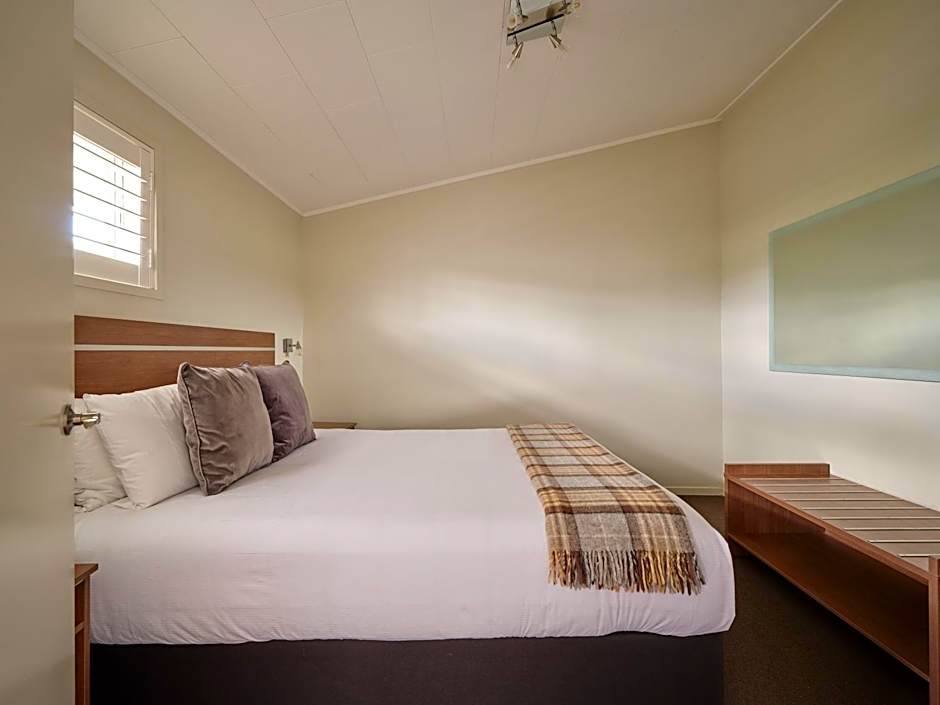 Suncourt Hotel & Conference Centre