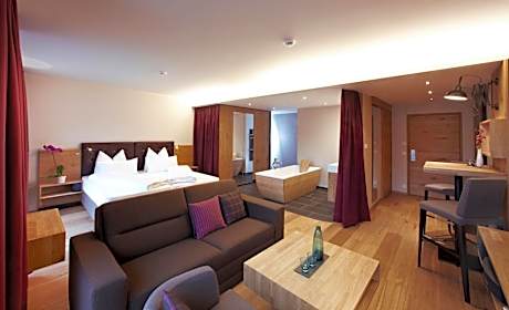 Honeymoon Suite