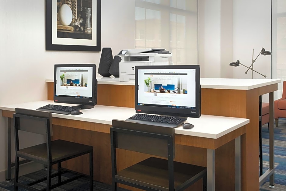 Holiday Inn Express & Suites North Brunswick By IHG