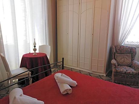 Deluxe Double Room with Balcony and Sea View