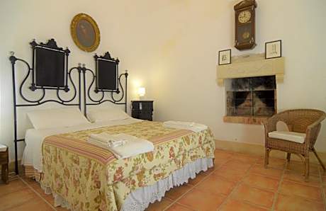 One-Bedroom Apartment (2 Adults + 2 Children)