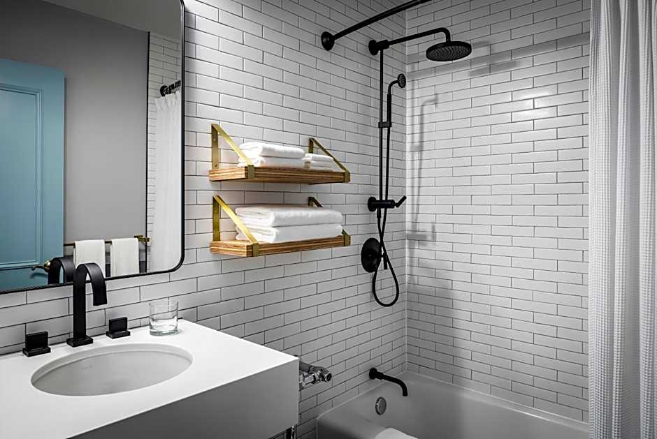 Freepoint Hotel Cambridge, Tapestry Collection by Hilton