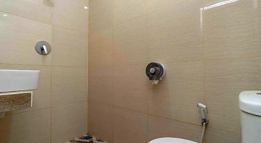 RedDoorz Plus near Eka Hospital BSD 5