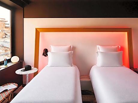 Medium Mama Twin Room
