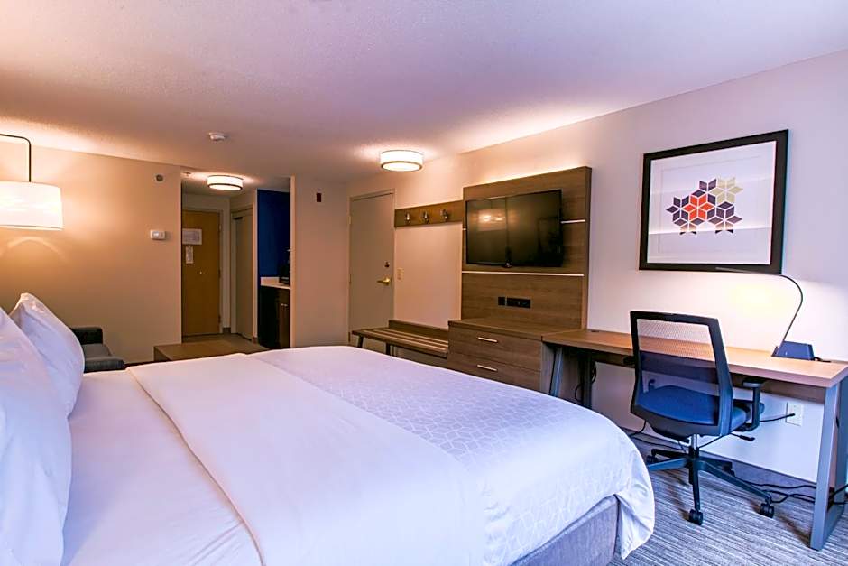 Holiday Inn Express & Suites Lincoln East - White Mountains By IHG