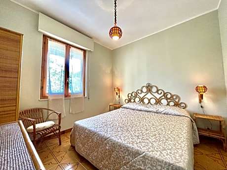 PLATAMONA Villa Marina con piscina sul mare