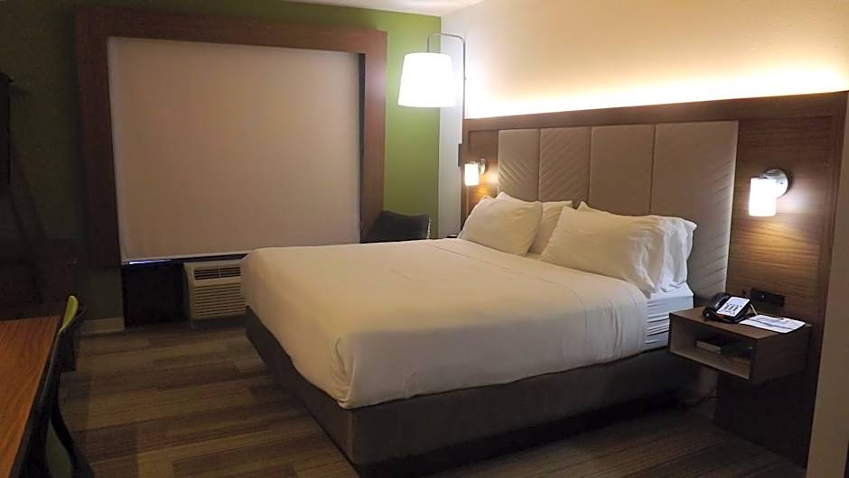 Holiday Inn Express Hotel & Suites Dyersburg By IHG