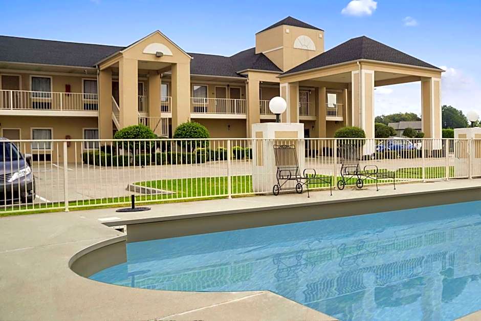 Days Inn & Suites by Wyndham Stuttgart