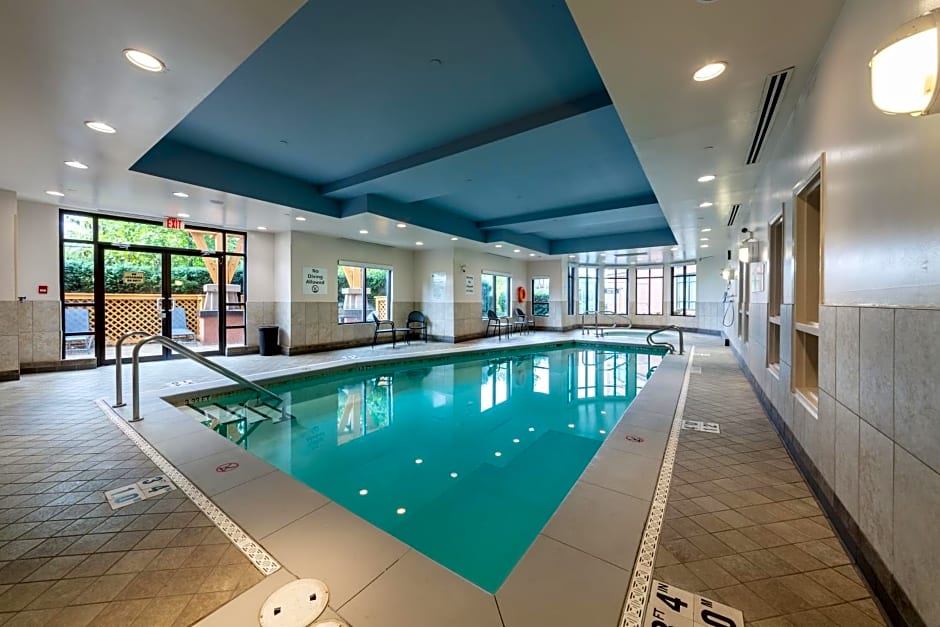 Holiday Inn Express & Suites Riverport Richmond By IHG