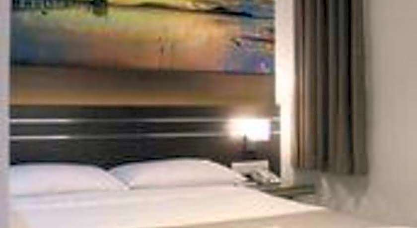 Neotel Hotel City Centre