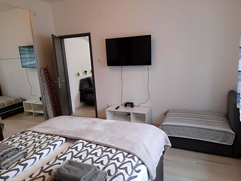 KE-TO Zagreb Airport Rooms