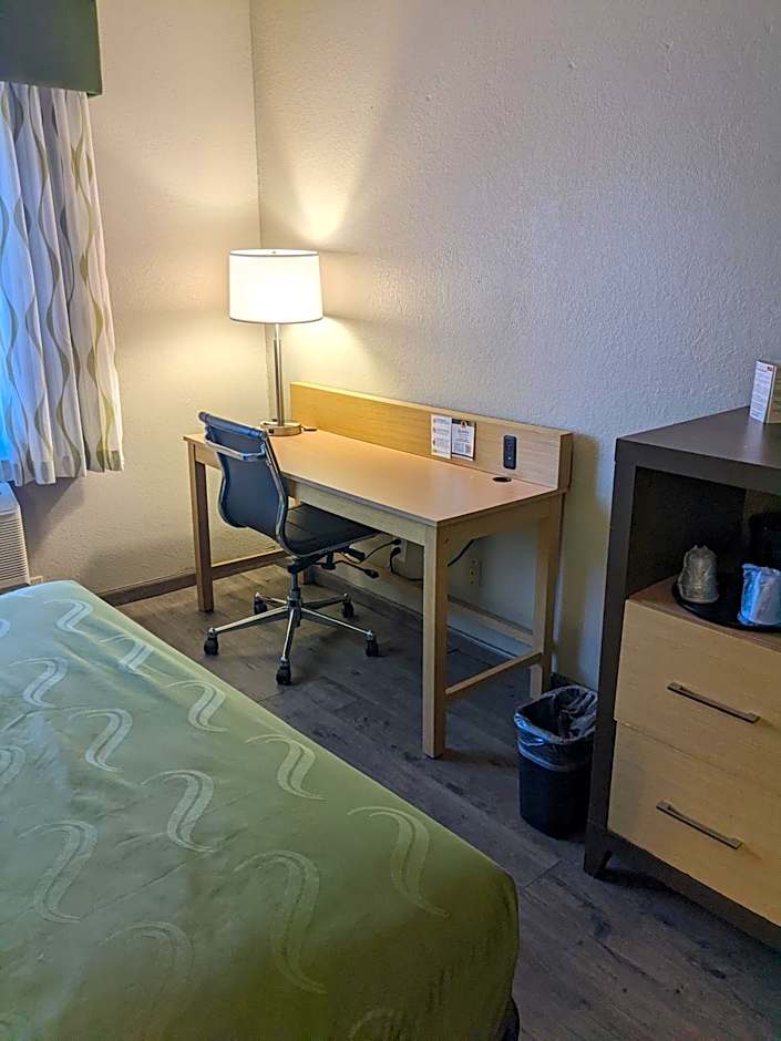 Quality Inn & Suites Delaware