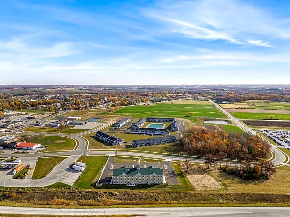 Cobblestone Hotel & Suites Denmark - Green Bay