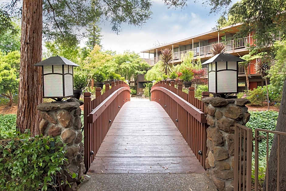 The Creekside Inn