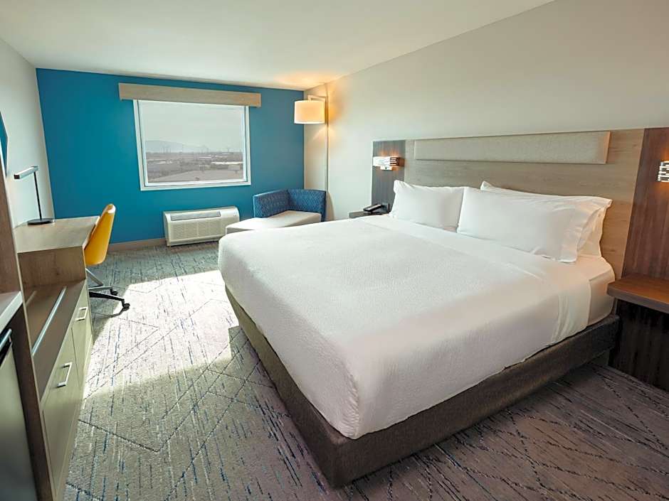 Photo 1 of 1 of Standard 1 King Bed