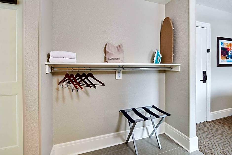 Hotel Alex Johnson Rapid City, Curio Collection by Hilton