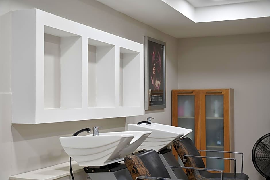 Atlantica Oasis Hotel