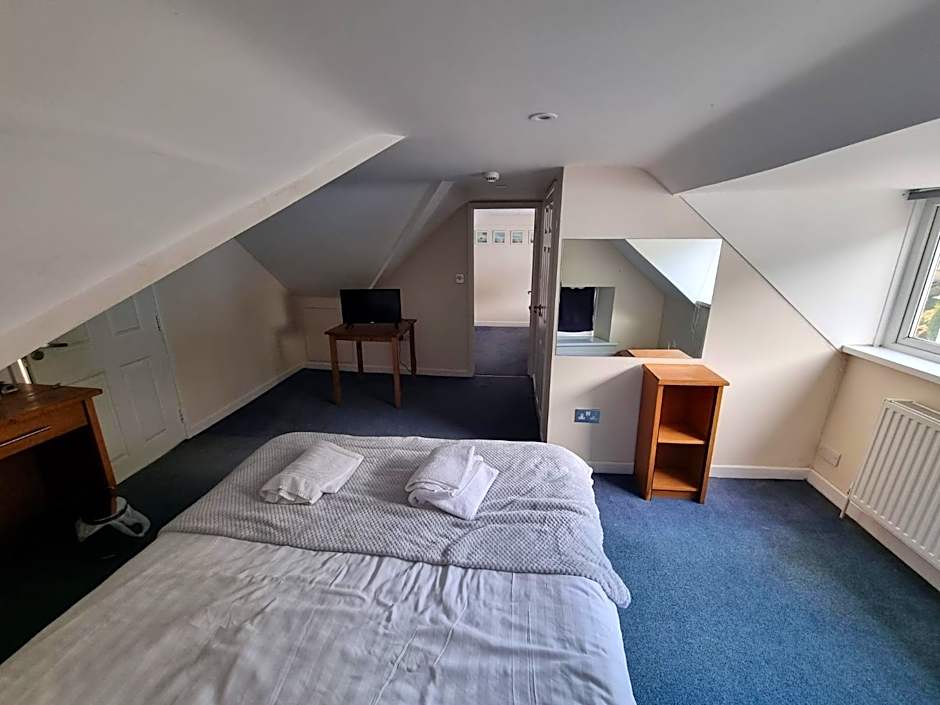 Rose and Crown Hotel & Hope and Anchor Bar