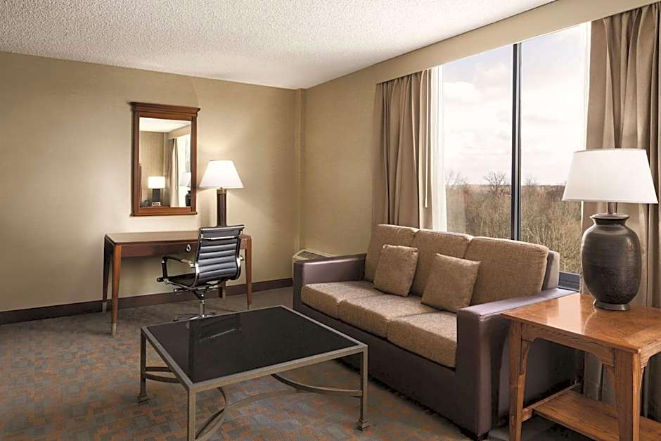 DoubleTree By Hilton Somerset Exec. Meeting Center