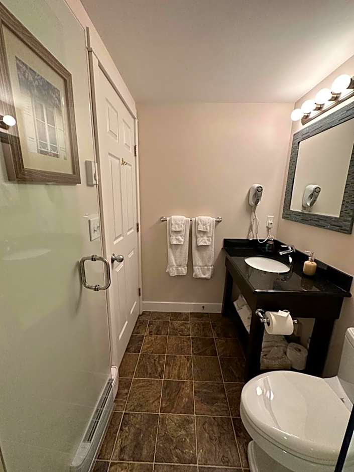 Bayshore Waterfront Inn