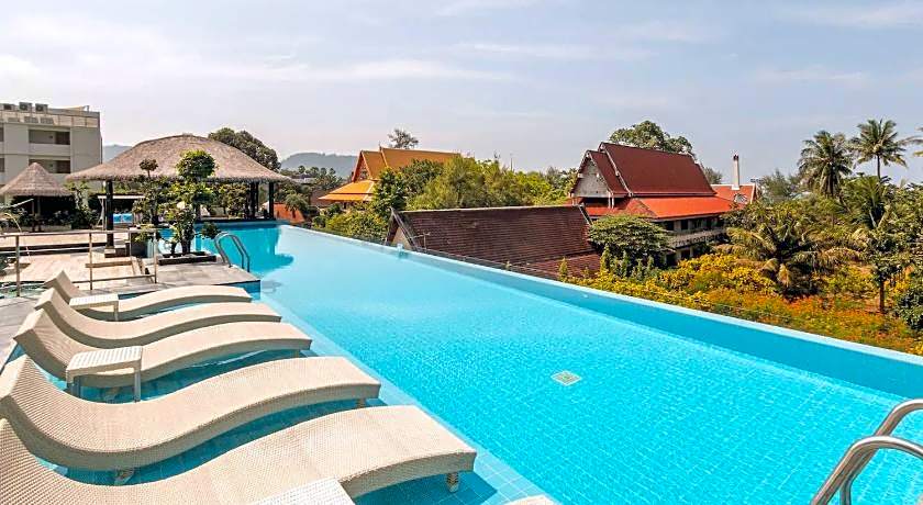 Andaman Beach Suites Hotel, Patong Phuket