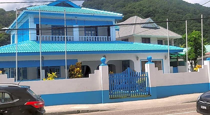 Le Chateau Bleu Hotel