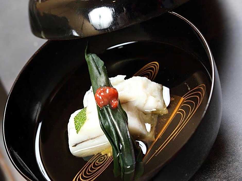 Kanazawa Yuwaku Onsen Kokarian