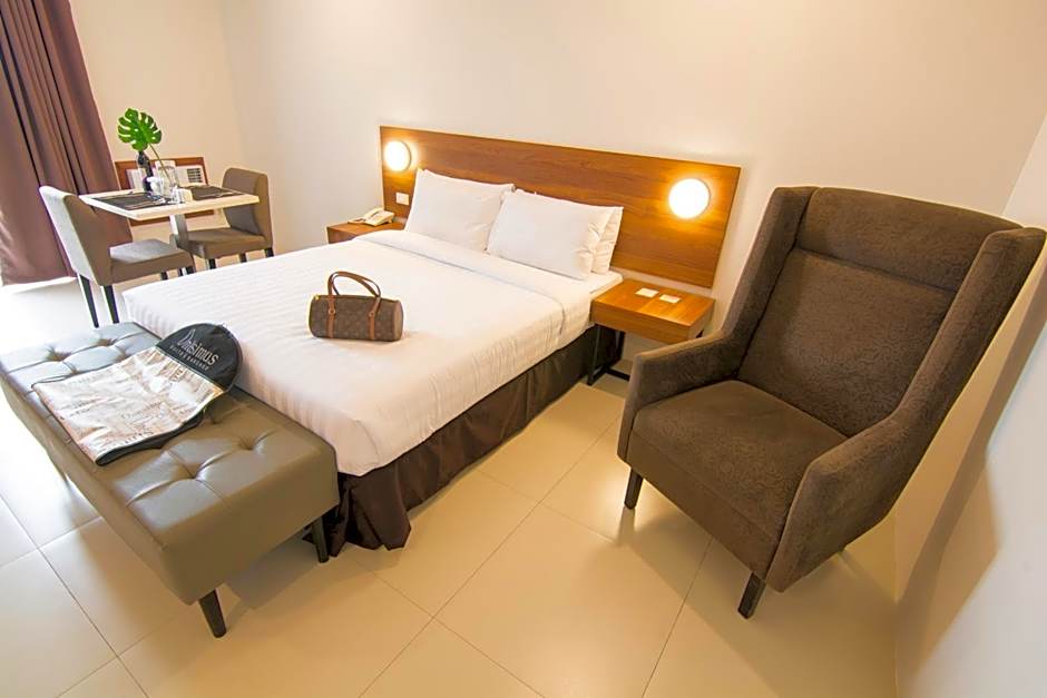 Photo 1 of 4 of Executive Suite