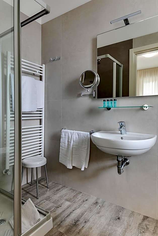 Elegance Suite Apartments - Siroli Collection
