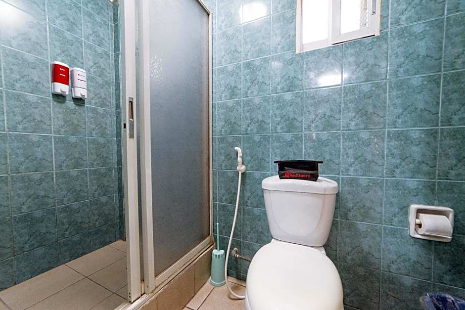 RedDoorz @ Clarkview 21st Street Angeles City