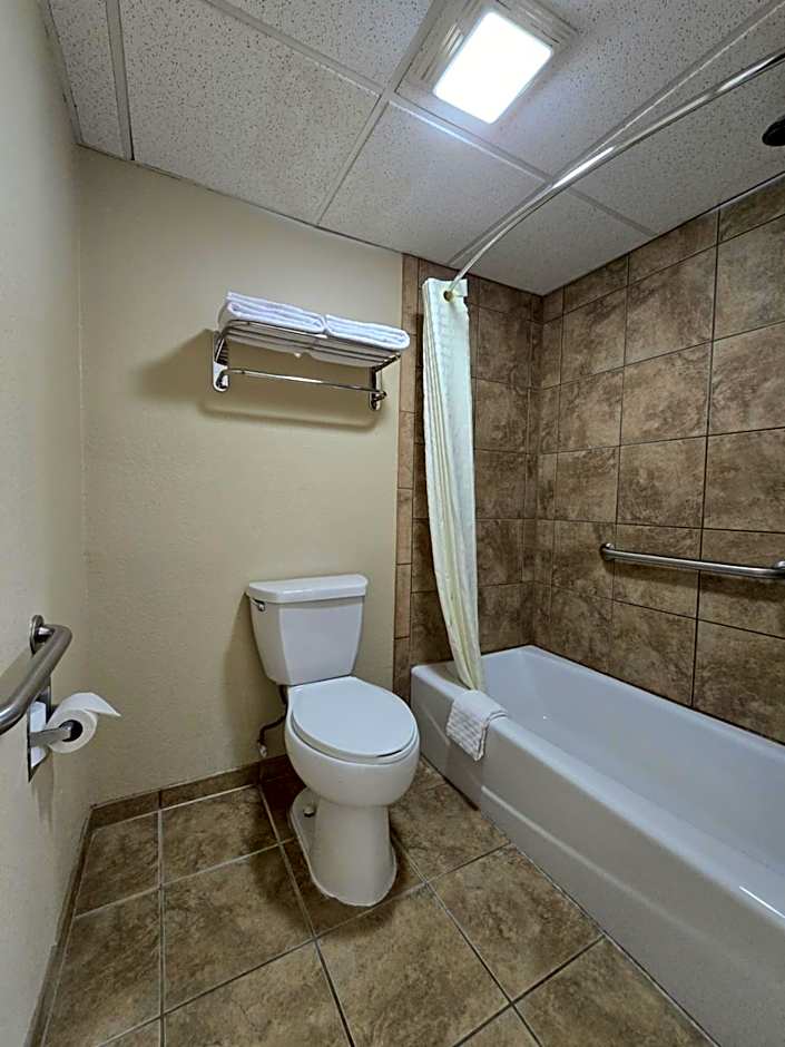 Baymont by Wyndham McAlester Hwy 69