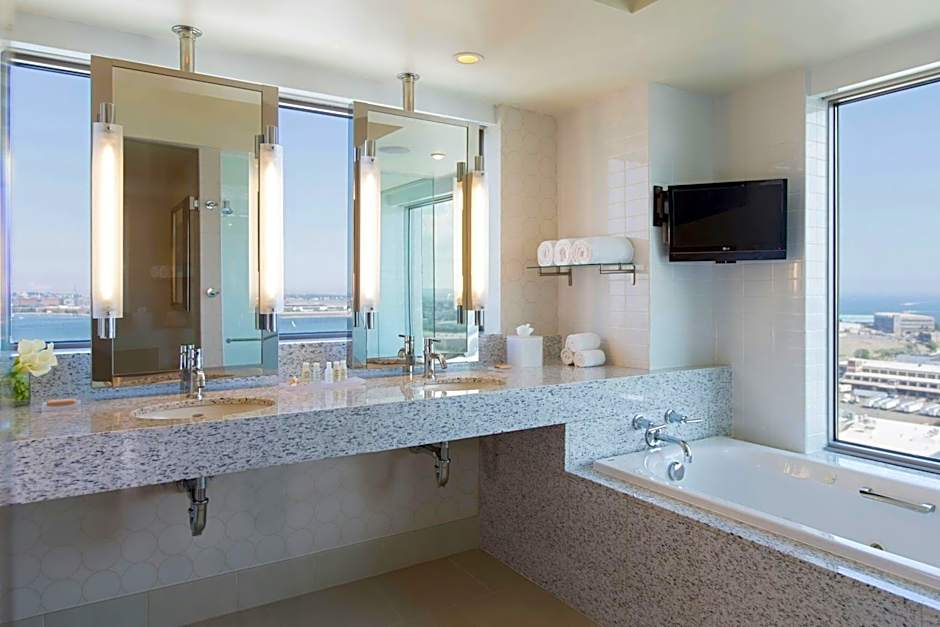 Renaissance Boston Seaport District