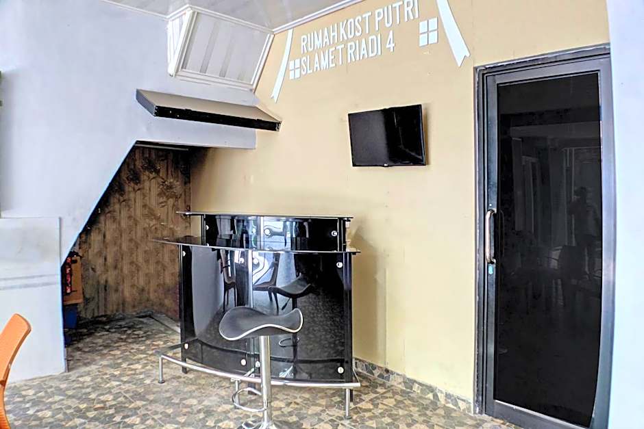 OYO Life 92830 Homestay Slamet Riadi Iv