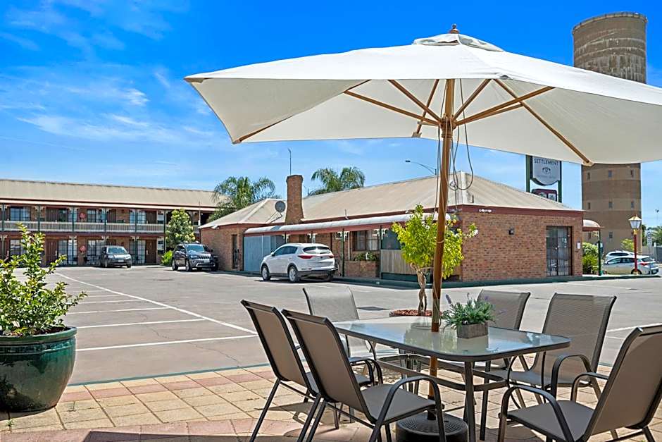The Settlement Historic Hotel