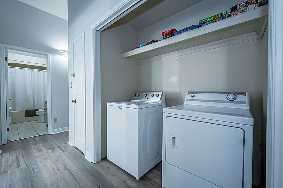 Evergreen Escape - Tobermory Chalet & Sauna