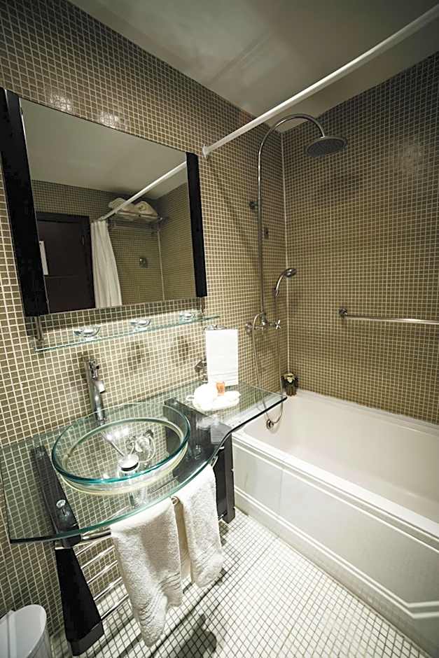 Ker Urquiza Hotel & Suites