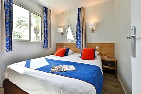 One-Bedroom Apartment with Air Conditioning and Terrace (4 People)