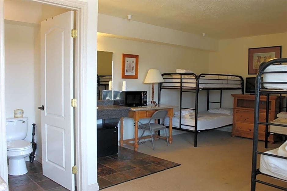 Whitney Portal Hotel And Hostel