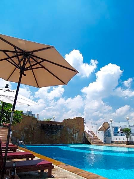 Zenith Sukhumvit Hotel