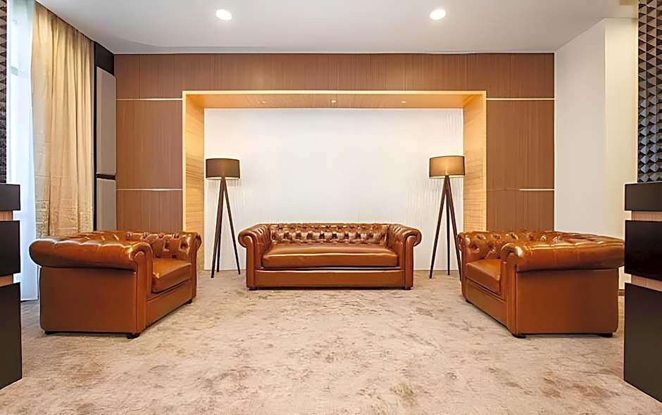 Lintas Platinum Hotel