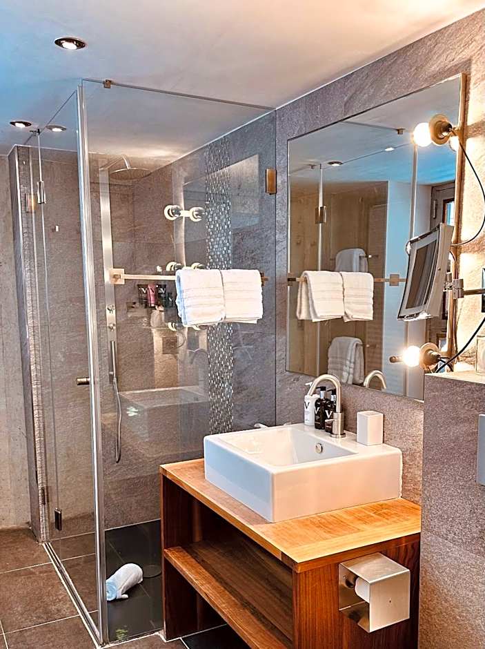 Self Check-In Chalet Rooms