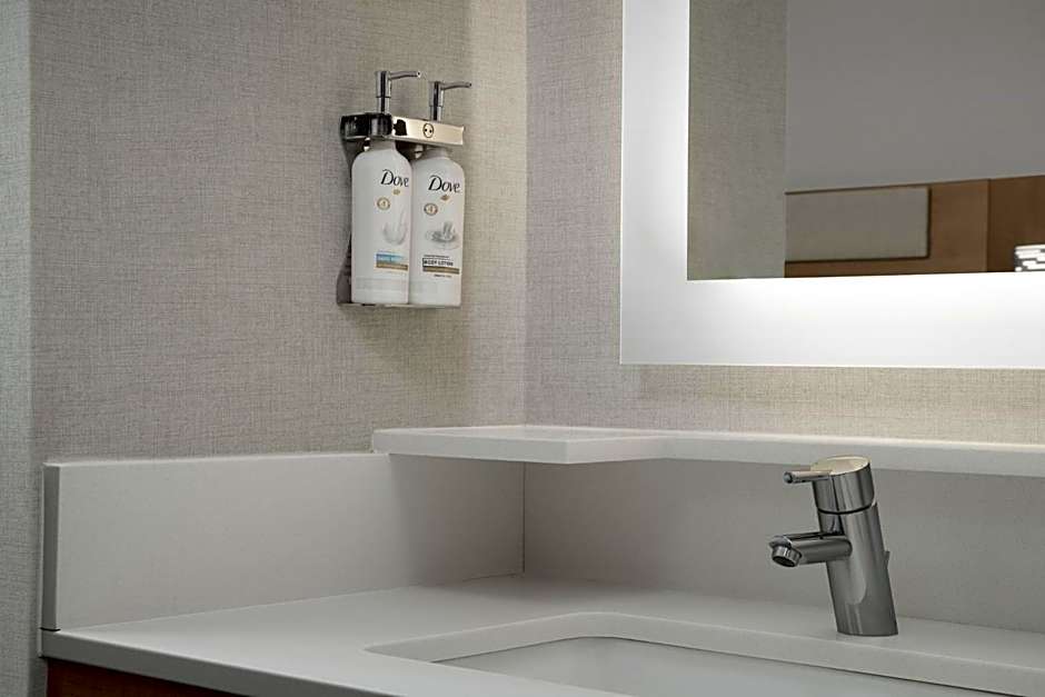 Holiday Inn Express Boston  Saugus By IHG