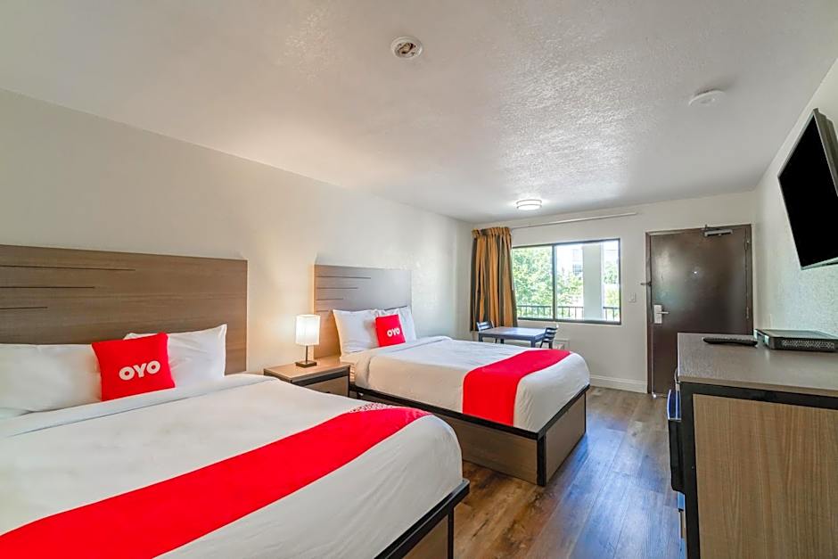 OYO Hotel Houston N Fm-1960 Champions TX