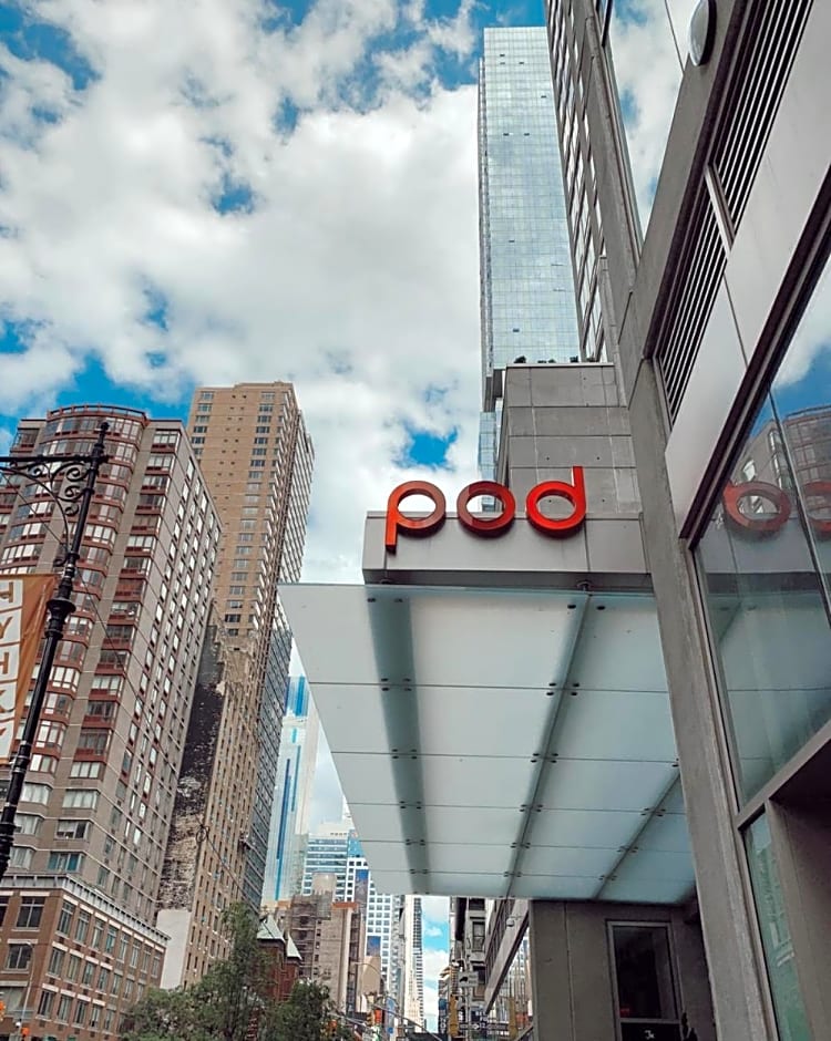 Pod Times Square